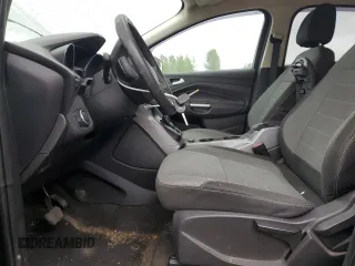 2016 Ford Escape SE z VIN 1FMCU0GX9GUC69200, wystawiony jako Copart lot #57565265 z przebiegiem 131 353 mil mil oraz Czysty tytuł • Clean title. Historia ofert i sprzedaży dostępna na DreamBid. Obrazek 7.