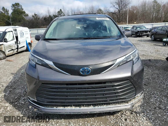 2021 Toyota Sienna XLE with VIN 5TDYRKEC1MS072223, listed as a Copart auction lot 45282985 with 81,311 mi miles and Salvage Title. Bid and sale history available at DreamBid. Image 5.