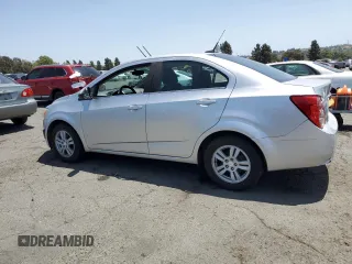 2014 Chevrolet Sonic LT z VIN 1G1JC5SH9E4199067, wystawiony jako Copart lot #61065235 z przebiegiem Nie podano mil oraz Szkoda całkowita • Salvage title. Historia ofert i sprzedaży dostępna na DreamBid. Obrazek 2.