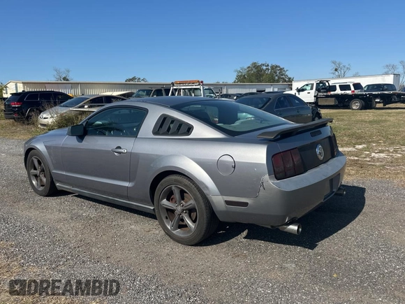 2007 Ford Mustang Deluxe with VIN 1ZVFT80N975342231, listed as a Copart auction lot 88990895 with 175,676 mi miles and Clean Title. Bid and sale history available at carsss.com. Image 3.