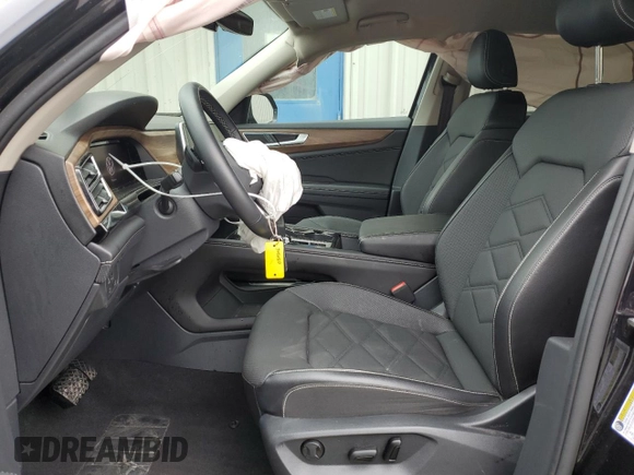 2024 Volkswagen Atlas SE with VIN 1V2HR2CA0RC581843, listed as a Copart auction lot 58782275 with 38,975 mi miles and Clean title. Bid and sale history available at DreamBid. Image 7.