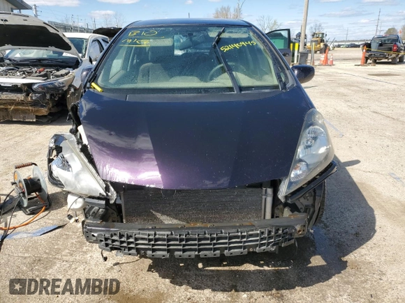 2013 Honda Fit Sport z VIN JHMGE8H68DC053863, wystawiony jako Copart lot #52140945 z przebiegiem Nie podano mil oraz Szkoda całkowita • Salvage title. Historia ofert i sprzedaży dostępna na DreamBid. Obrazek 5.