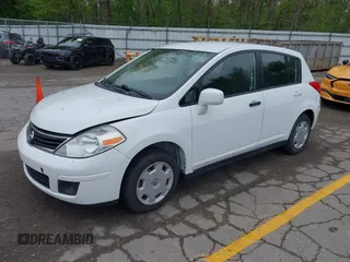 2012 Nissan Versa S z VIN 3N1BC1CP2CK299490, wystawiony jako IAAI lot #42259931 z przebiegiem 200 613 mil mil oraz . Historia ofert i sprzedaży dostępna na DreamBid. Obrazek 2.