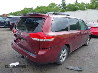 2011 Toyota Sienna LE AAS z VIN 5TDKK3DC1BS023229, wystawiony jako IAAI lot #42326263 z przebiegiem 249 693 mil mil oraz . Historia ofert i sprzedaży dostępna na DreamBid. Obrazek 4.