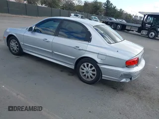 2003 Hyundai Sonata GLS with VIN KMHWF35H93A897855, listed as a IAAI auction lot 41527610 with 122,010 mi miles. Bid and sale history available at carsss.com. Image 3.
