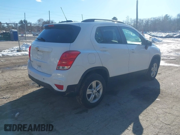 2022 Chevrolet Trax LT with VIN KL7CJPSM8NB517820, listed as a IAAI auction lot 41595783 with 49,101 mi miles. Bid and sale history available at carsss.com. Image 4.