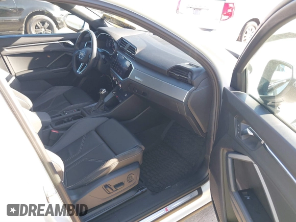 2022 Audi Q3 S line Premium z VIN WA1DECF37N1092225, wystawiony jako IAAI lot #41786815 z przebiegiem 41 973 mil mil oraz . Historia ofert i sprzedaży dostępna na DreamBid. Obrazek 5.