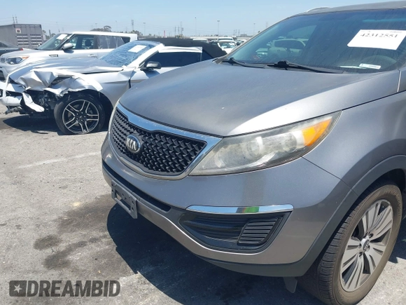 2016 Kia Sportage EX with VIN KNDPC3AC0G7841320, listed as a IAAI auction lot 42312551 with 199,996 mi miles and . Bid and sale history available at DreamBid. Image 6.