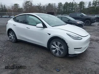 2020 Tesla Model Y Long Range with VIN 5YJYGDEE4LF044843, listed as a IAAI auction lot 41799504 with 40,770 mi miles and . Bid and sale history available at DreamBid. Image 1.