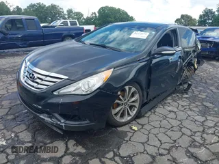 2013 Hyundai Sonata SE z VIN 5NPEC4AB6DH671007, wystawiony jako IAAI lot #42372573 z przebiegiem 149 030 mil mil oraz . Historia ofert i sprzedaży dostępna na DreamBid. Obrazek 2.