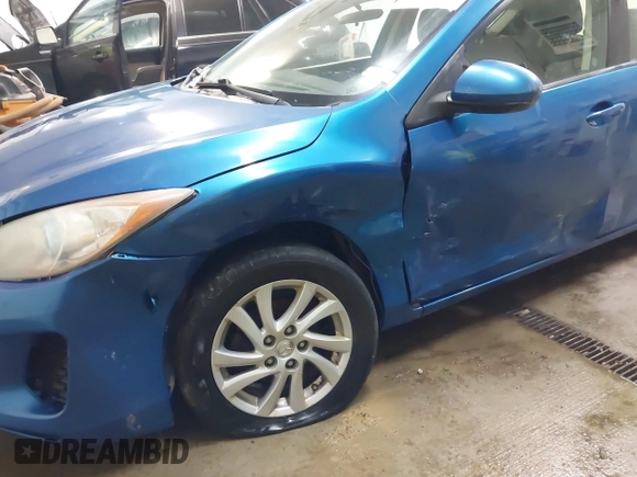 2012 Mazda Mazda3 i Touring with VIN JM1BL1L76C1523276, listed as a IAAI auction lot 41622731 with 184,907 mi miles. Bid and sale history available at carsss.com. Image 6.