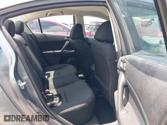 2012 Mazda 3 i Touring z VIN JM1BL1V77C1691182, wystawiony jako IAAI lot #42420310 z przebiegiem 73 099 mil mil oraz . Historia ofert i sprzedaży dostępna na DreamBid. Obrazek 8.