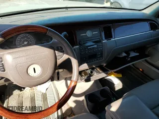2004 Lincoln Town Car Ultimate z VIN 1LNHM83WX4Y607645, wystawiony jako Copart lot #72791093 z przebiegiem 172 917 mil mil oraz Szkody całkowita. Historia ofert i sprzedaży dostępna na DreamBid. Obrazek 8.