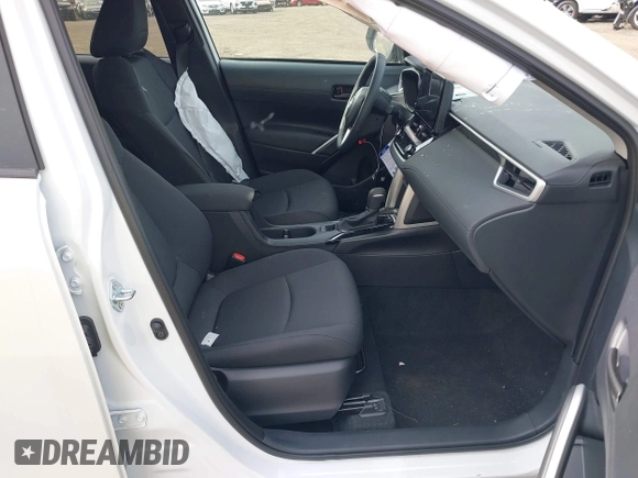 2024 Toyota Corolla Cross LE with VIN 7MUBAABG2RV114524, listed as a IAAI auction lot 42117794 with 2,781 mi miles and . Bid and sale history available at DreamBid. Image 5.