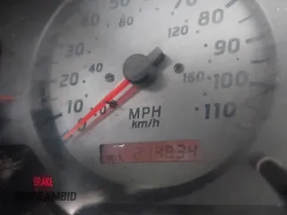 2001 Nissan Frontier SE z VIN 1N6ED27T91C318489, wystawiony jako IAAI lot #41441798 z przebiegiem 214 834 mil mil oraz . Historia ofert i sprzedaży dostępna na DreamBid. Obrazek 7.
