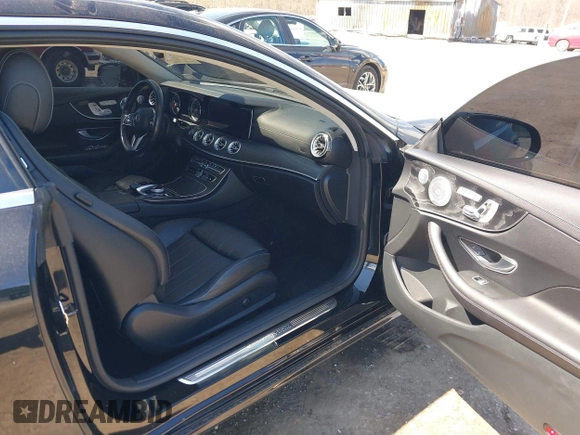 2019 Mercedes-Benz E-Class E 450 with VIN WDD1J6JB2KF108954, listed as a IAAI auction lot 41870189 with 99,004 mi miles. Bid and sale history available at carsss.com. Image 5.