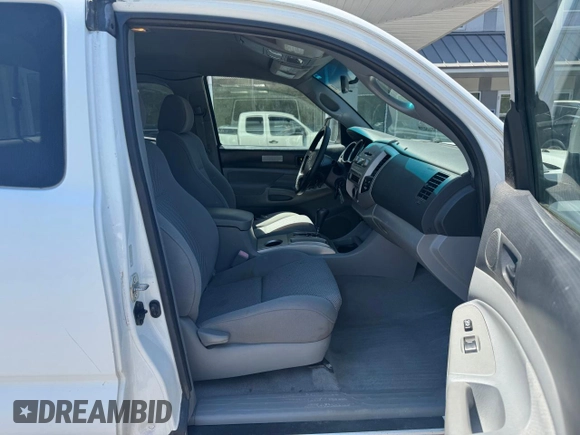 2005 Toyota Tacoma with VIN 5TEUU42N35Z126382, listed as a Copart auction lot 56938225 with 260,634 mi miles and Clean Title. Bid and sale history available at DreamBid. Image 5.