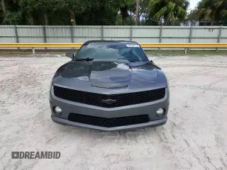 2010 Chevrolet Camaro 2SS z VIN 2G1FT1EW2A9178805, wystawiony jako Copart lot #64282813 z przebiegiem 87 771 mil mil oraz Szkody całkowita. Historia ofert i sprzedaży dostępna na DreamBid. Obrazek 11.