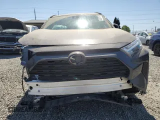 2024 Toyota RAV4 XLE with VIN 2T3P1RFV0RW445253, listed as a Copart auction lot 53907085 with 13,082 mi miles and Salvage Title. Bid and sale history available at carsss.com. Image 5.