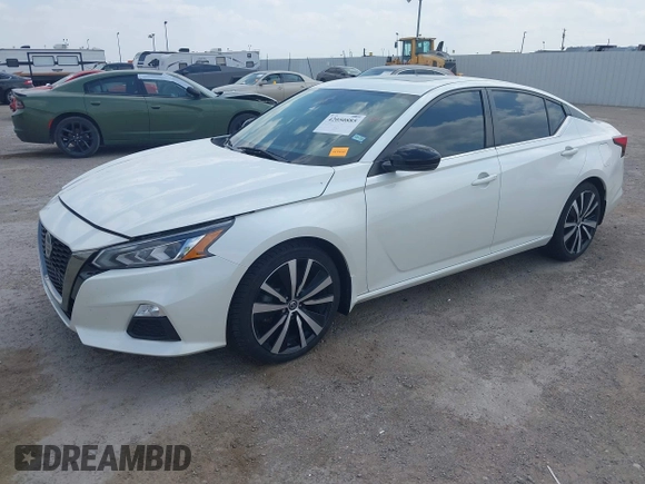 2020 Nissan Altima SR z VIN 1N4BL4CV8LC275140, wystawiony jako IAAI lot #42050885 z przebiegiem 61 198 mil mil oraz . Historia ofert i sprzedaży dostępna na DreamBid. Obrazek 2.