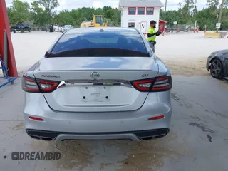 2020 Nissan Maxima SV z VIN 1N4AA6CV6LC366887, wystawiony jako IAAI lot #41952159 z przebiegiem 100 182 mil mil oraz . Historia ofert i sprzedaży dostępna na DreamBid. Obrazek 16.