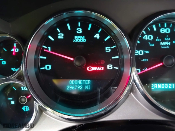2008 Chevrolet Silverado 1500 LT w/1LT with VIN 1GCEC19018Z330212, listed as a IAAI auction lot 41559488 with 296,792 mi miles. Bid and sale history available at carsss.com. Image 15.