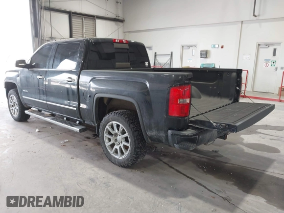 2015 GMC Sierra 1500 Denali z VIN 3GTU2WEJ8FG321045, wystawiony jako IAAI lot #41790541 z przebiegiem 239 945 mil mil oraz . Historia ofert i sprzedaży dostępna na DreamBid. Obrazek 3.