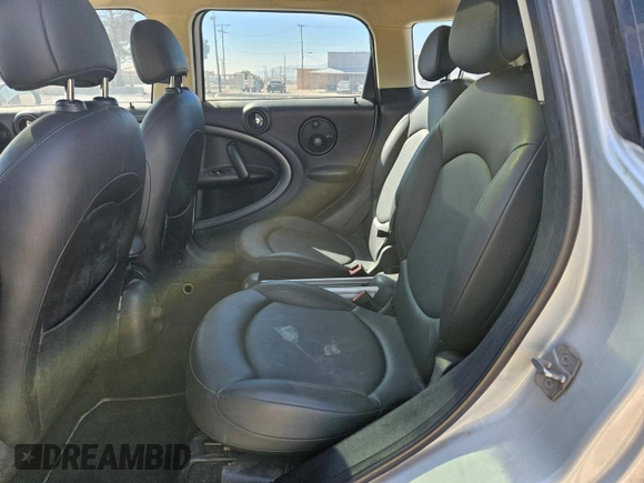 2011 MINI Countryman S z VIN WMWZC3C53BWL79001, wystawiony jako Copart lot #49748895 z przebiegiem 123 882 mil mil oraz Czysty tytuł • Clean title. Historia ofert i sprzedaży dostępna na DreamBid. Obrazek 6.