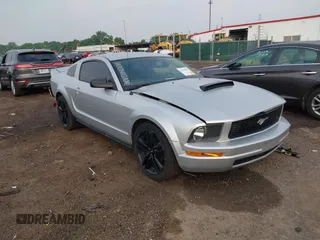 2008 Ford Mustang Deluxe with VIN 1ZVHT80N685158231, listed as a IAAI auction lot 42410482 with 137,437 mi miles and . Bid and sale history available at DreamBid. Image 1.