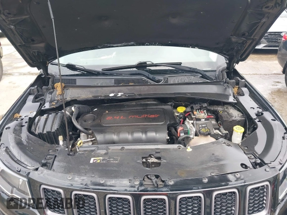 2018 Jeep Compass Trailhawk z VIN 3C4NJDDB1JT264032, wystawiony jako IAAI lot #42524893 z przebiegiem 96 399 mil mil oraz . Historia ofert i sprzedaży dostępna na DreamBid. Obrazek 10.