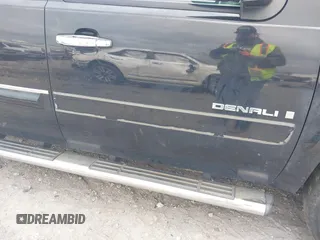 2008 GMC Sierra Denali z VIN 2GTEK638681161702, wystawiony jako IAAI lot #42078538 z przebiegiem Nie podano mil oraz . Historia ofert i sprzedaży dostępna na DreamBid. Obrazek 17.