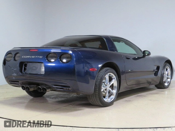 2001 Chevrolet Corvette with VIN 1G1YY22G815109465, listed as a Copart auction lot 81329954 with 105,171 mi miles and Salvage Title. Bid and sale history available at carsss.com. Image 3.