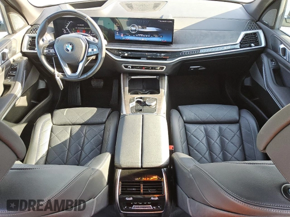 2024 BMW X5 xDrive40i z VIN 5UX23EU05R9T53848, wystawiony jako Copart lot #56057905 z przebiegiem 45 572 mil mil oraz Tytuł czysty. Historia ofert i sprzedaży dostępna na DreamBid. Obrazek 8.