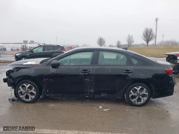 2020 Kia Forte LXS with VIN 3KPF24AD1LE234589, listed as a IAAI auction lot 41500068 with NaN miles. Bid and sale history available at carsss.com. Image 15.