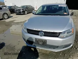 2013 Volkswagen Jetta SE z VIN 3VWDP7AJ5DM442236, wystawiony jako Copart lot #53677705 z przebiegiem 119 645 mil mil oraz Szkoda całkowita • Salvage title. Historia ofert i sprzedaży dostępna na DreamBid. Obrazek 13.