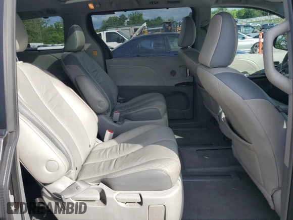 2011 Toyota Sienna XLE AAS with VIN 5TDYK3DC5BS010512, listed as a Copart auction lot 58614775 with 215,020 mi miles and Clean title. Bid and sale history available at DreamBid. Image 11.