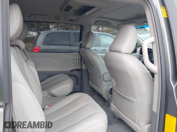 2013 Toyota Sienna XLE AAS с VIN 5TDYK3DC8DS375852, выставлен на аукционе IAAI как лот 41519437 с пробегом 91 828 миль миль и . История ставок и продаж доступна на DreamBid. Изображение 8.