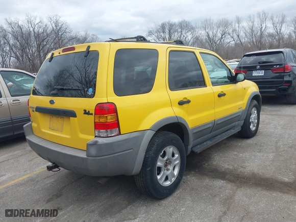 2001 Ford Escape XLT with VIN 1FMYU04171KE58419, listed as a IAAI auction lot 41723939 with 176,759 mi miles. Bid and sale history available at carsss.com. Image 4.