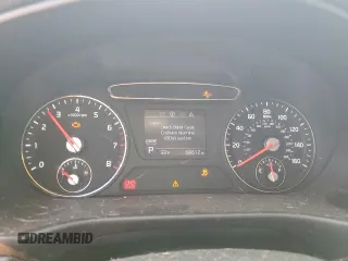 2020 Kia Sorento LX z VIN 5XYPG4A36LG673089, wystawiony jako Copart lot #60742195 z przebiegiem 68 612 mil mil oraz Szkoda całkowita • Salvage title. Historia ofert i sprzedaży dostępna na DreamBid. Obrazek 9.