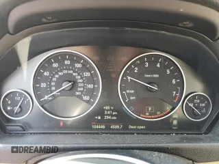 2013 BMW 3 Series 328i xDrive с VIN WBA3B3C52DF533516, выставлен на аукционе Copart как лот 60193335 с пробегом 104 446 миль миль и Списание • Salvage title. История ставок и продаж доступна на DreamBid. Изображение 9.