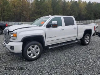 2019 GMC Sierra 2500HD Denali z VIN 1GT12SEY8KF150379, wystawiony jako Copart lot #80525704 z przebiegiem Nie podano mil oraz Szkoda całkowita • Salvage title. Historia ofert i sprzedaży dostępna na DreamBid. Obrazek 1.