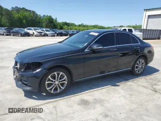 2015 Mercedes-Benz C 300 z VIN 55SWF4JB8FU050489, wystawiony jako Copart lot #52278415 z przebiegiem 125 671 mil mil oraz Szkoda całkowita • Salvage title. Historia ofert i sprzedaży dostępna na DreamBid. Obrazek 1.