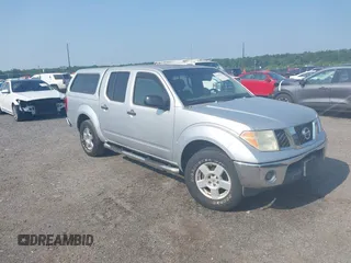 2008 Nissan Frontier SE z VIN 1N6AD07U38C435118, wystawiony jako IAAI lot #42472598 z przebiegiem 158 538 mil mil oraz . Historia ofert i sprzedaży dostępna na DreamBid. Obrazek 1.