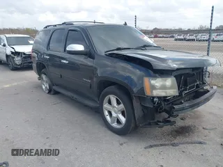 2011 Chevrolet Tahoe LT z VIN 1GNSCBE04BR319167, wystawiony jako IAAI lot #41511016 z przebiegiem 189 694 mil mil oraz . Historia ofert i sprzedaży dostępna na DreamBid. Obrazek 1.