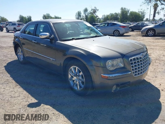 2008 Chrysler 300 C Hemi z VIN 2C3LA63H08H119760, wystawiony jako IAAI lot #41578898 z przebiegiem 240 531 mil mil oraz . Historia ofert i sprzedaży dostępna na DreamBid. Obrazek 1.