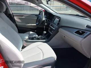 2018 Hyundai Sonata SE z VIN 5NPE24AF3JH614846, wystawiony jako IAAI lot #42363289 z przebiegiem 71 754 mil mil oraz . Historia ofert i sprzedaży dostępna na DreamBid. Obrazek 5.