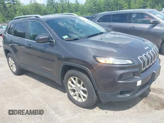 2016 Jeep Cherokee Latitude z VIN 1C4PJMCB4GW241454, wystawiony jako IAAI lot #42378181 z przebiegiem 210 207 mil mil oraz . Historia ofert i sprzedaży dostępna na DreamBid. Obrazek 1.