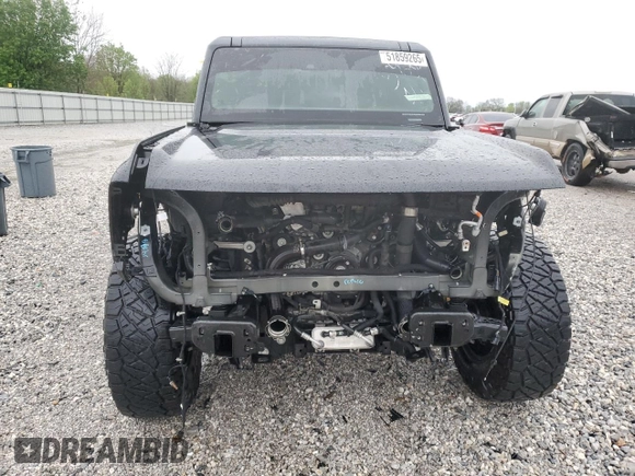 2022 Ford Bronco z VIN 1FMEE5DP3NLA95926, wystawiony jako Copart lot #51859265 z przebiegiem 32 215 mil mil oraz Szkoda całkowita • Salvage title. Historia ofert i sprzedaży dostępna na DreamBid. Obrazek 5.