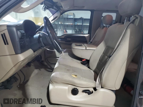 2005 Ford F-250 XL with VIN 1FTSX21P35EB41618, listed as a Copart auction lot 47006395 with 145,902 mi miles and Salvage Title. Bid and sale history available at DreamBid. Image 7.
