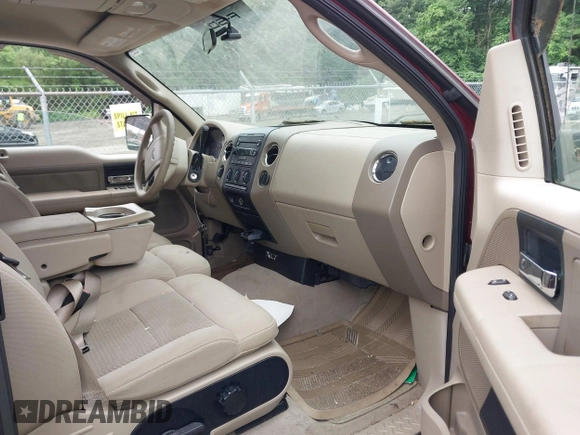2004 Ford F-150 XLT с VIN 1FTPX145X4FA25500, выставлен на аукционе IAAI как лот 42697191 с пробегом 160 669 миль миль и . История ставок и продаж доступна на DreamBid. Изображение 5.